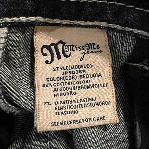 VTG Y2K Miss Me Jeans Boot Size 30
Rhinestone Fleur de lis ⚜️⚜️⚜️ - Picture 6 of 7